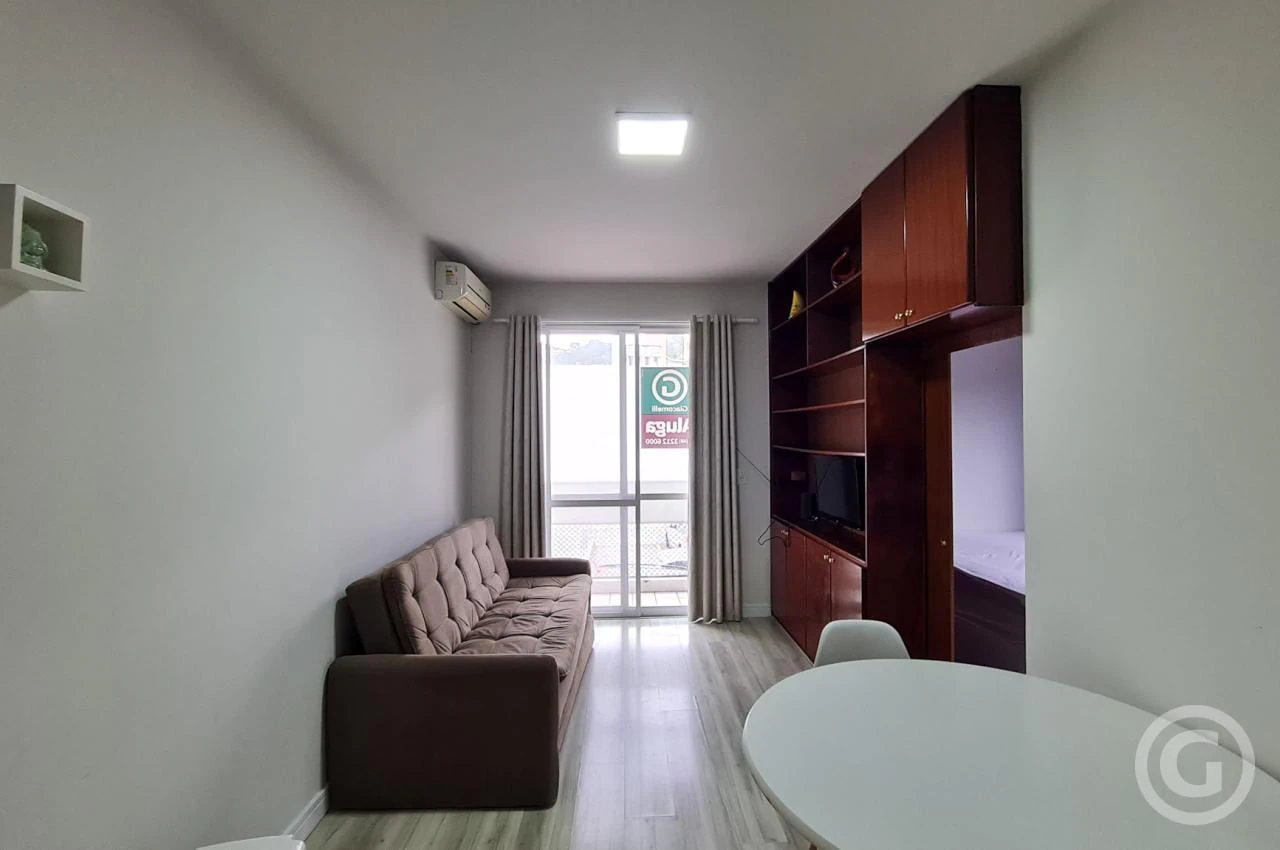 37 m² apartment with 1 bedroom and a glass shower — photo 3