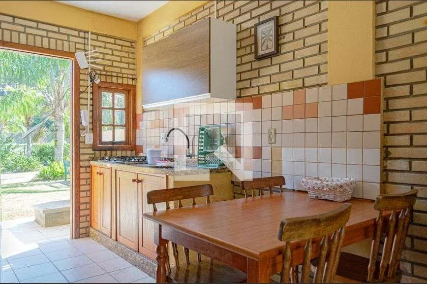 Furnished 2-bedroom, 81 m² house in Florianópolis — photo 27