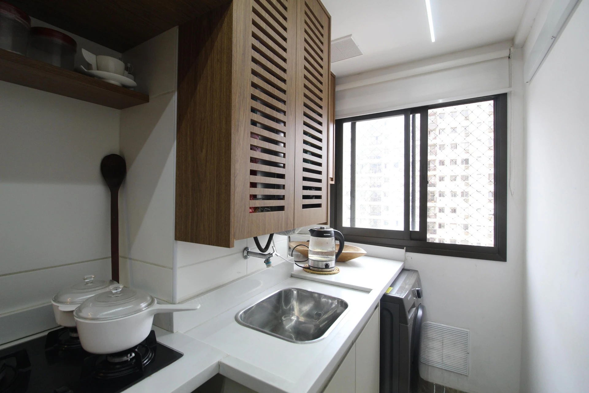 2-bedroom apartment with a glass-enclosed balcony — photo 22