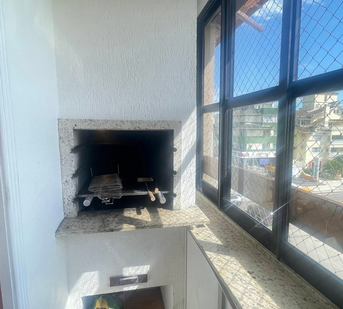 Departamento con balcón gourmet en Florianópolis — photo 15