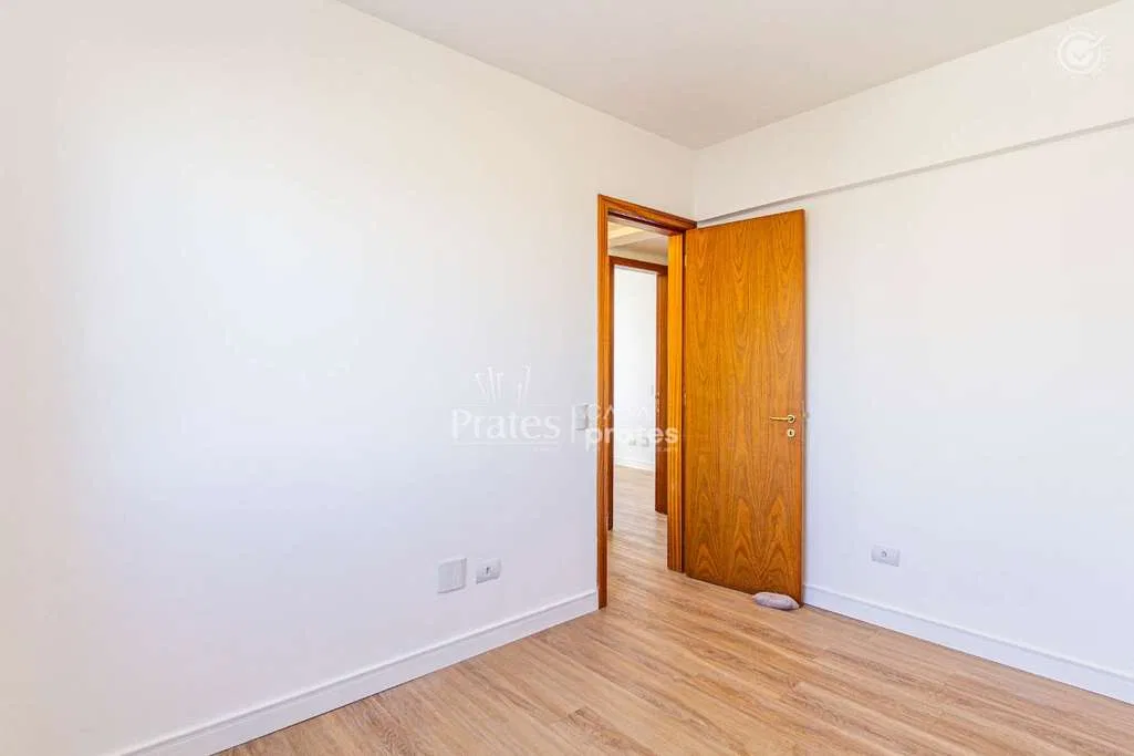 Apartment, 81 m², with wood or laminate floors — photo 16