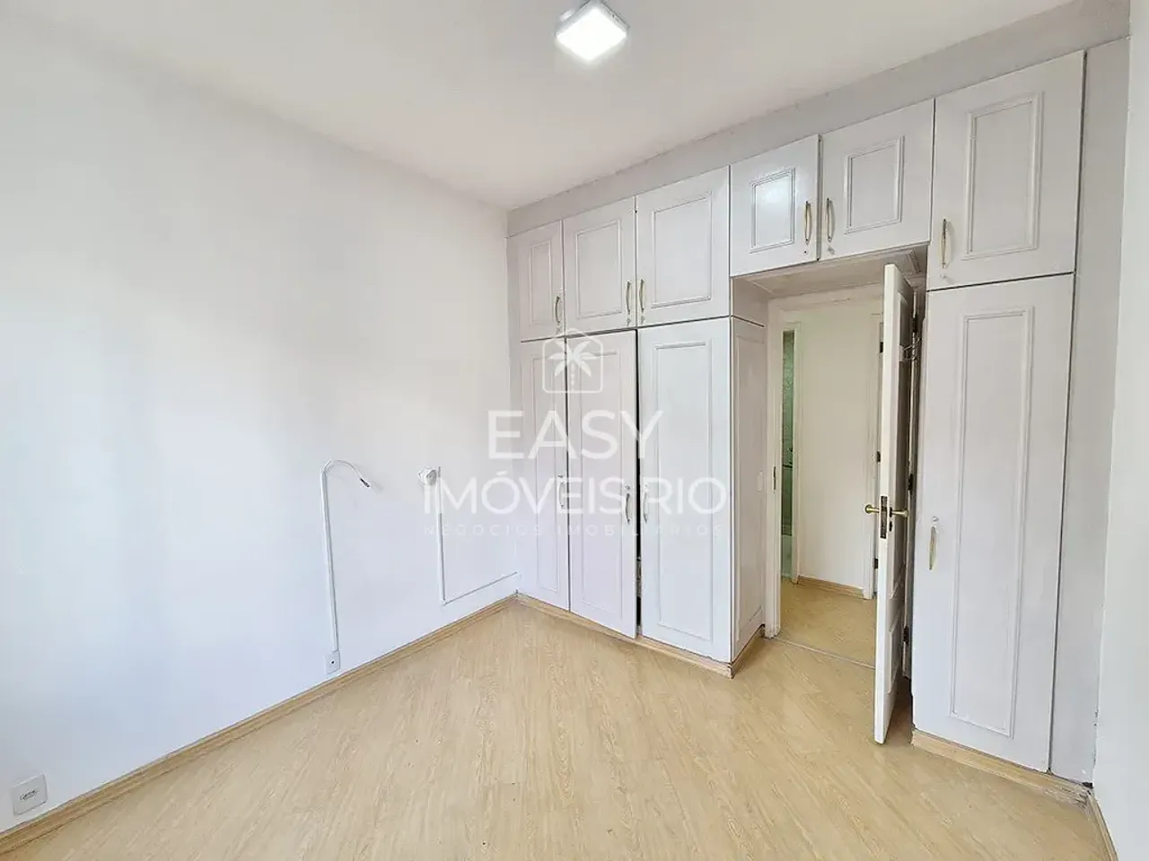 Apartamento sem mobília com 3 quartos e 4 banheiros — photo 16