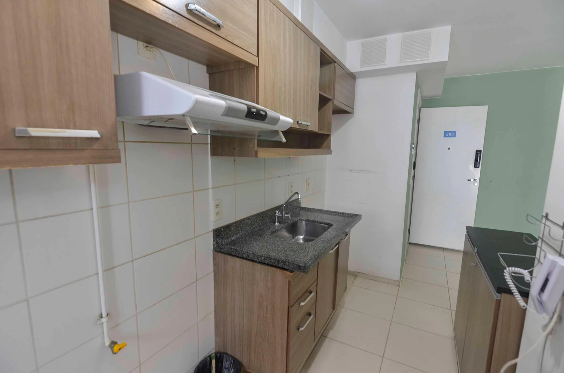 Квартира з 3 спальнями та заскленим балконом — photo 13
