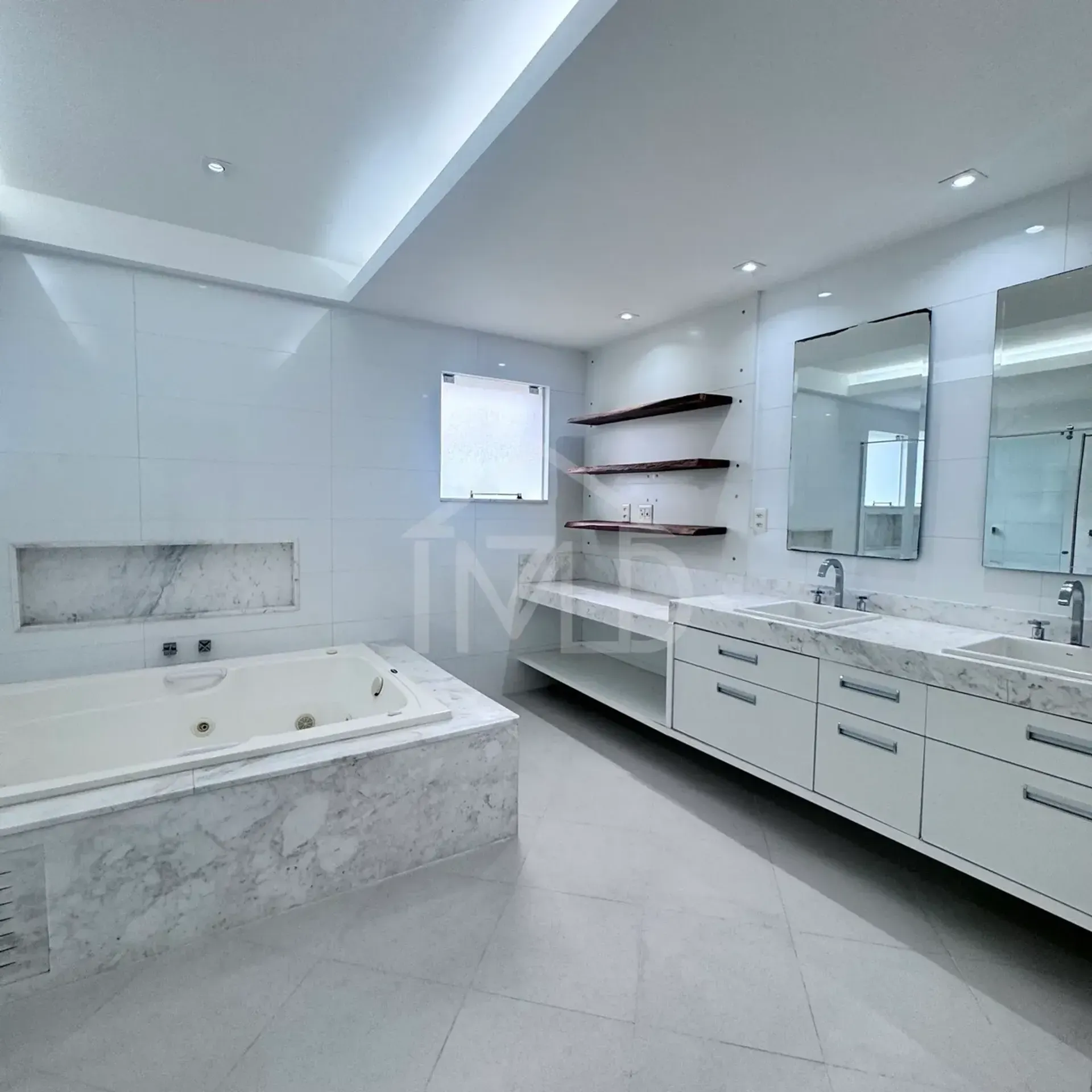 Casa amueblada con 5 dormitorios y 5 baños, balcón acristalado — photo 38