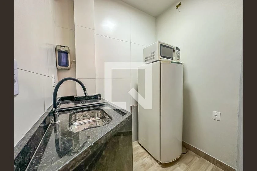 32 m² 1-bedroom apartment with a compact kitchenette — photo 10