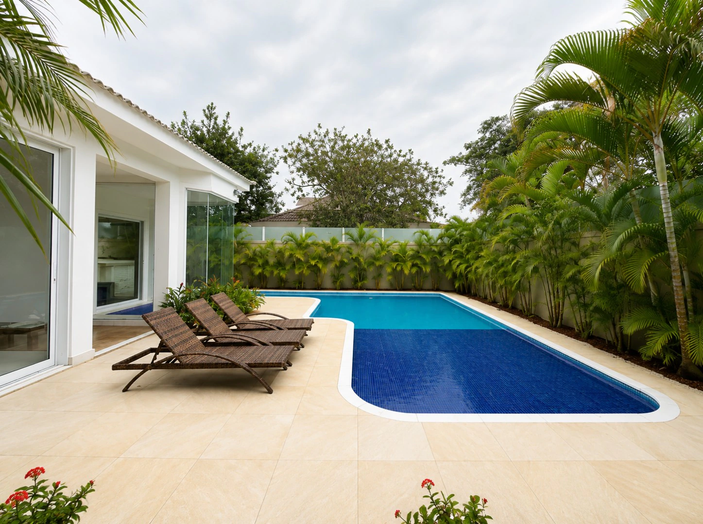 Furnished house with 7 bedrooms, 5 en-suites, 750 m² — photo 12