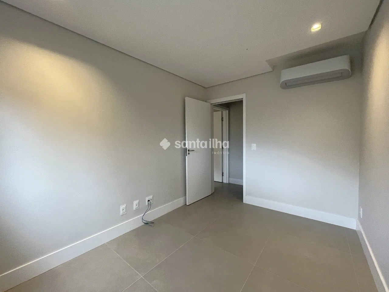 Departamento en piso 1 con ventanales de piso a techo — photo 19