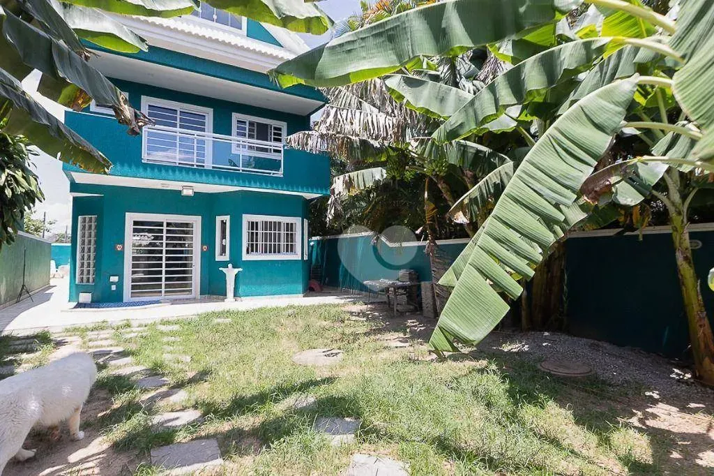 Furnished triplex house with 4 bedrooms and 370 m² — photo 54