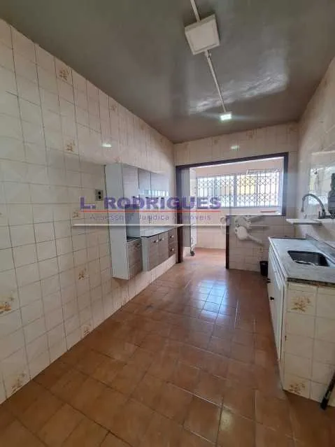 Apartment on the 1st floor with wood or laminate floors — photo 9