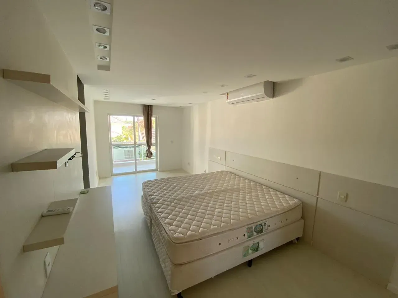Unfurnished house with 5 bedrooms and 5 bathrooms — photo 5