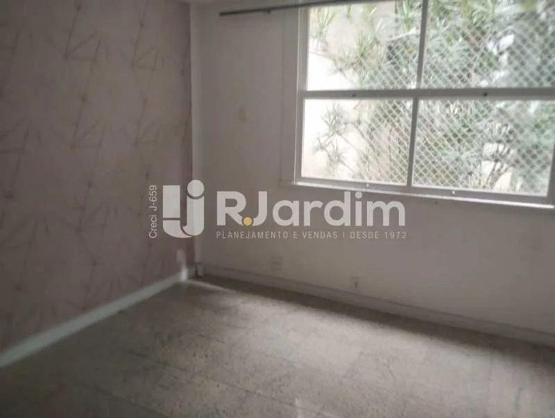 4-bedroom apartment with 200 m² on the 2nd floor — photo 16