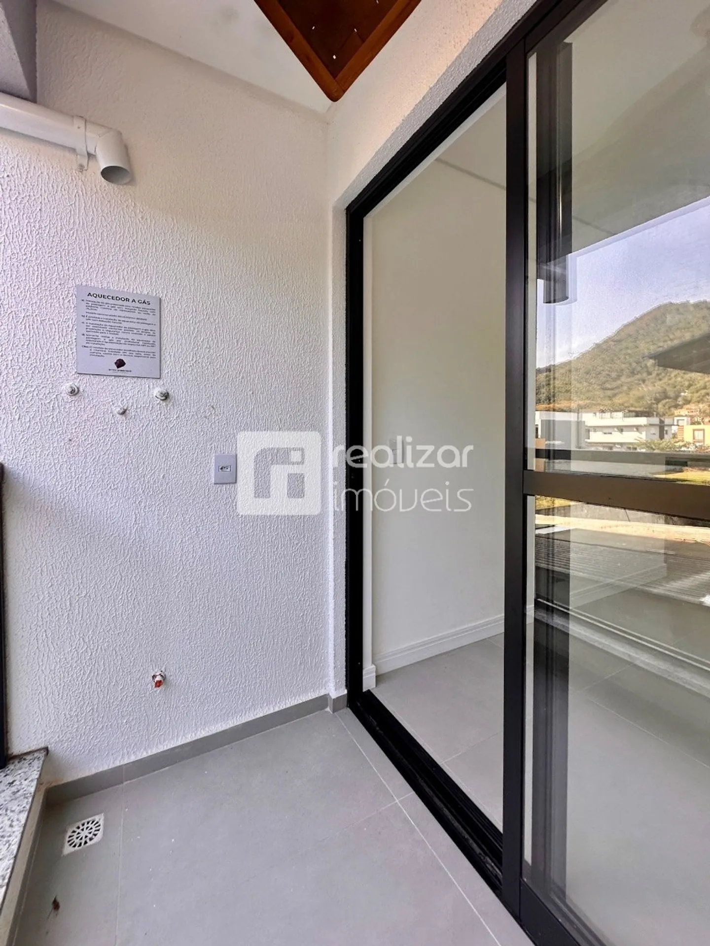Furnished 2-bedroom apartment with integrated kitchen — photo 51