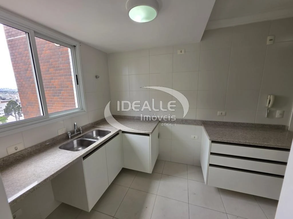164 m² apartment with 3 bedrooms and a private suite — photo 2