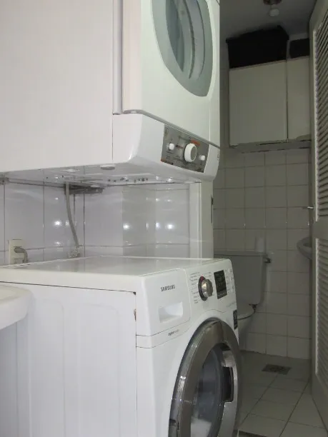 Furnished apartment with 3 bedrooms and 2 bathrooms — photo 11