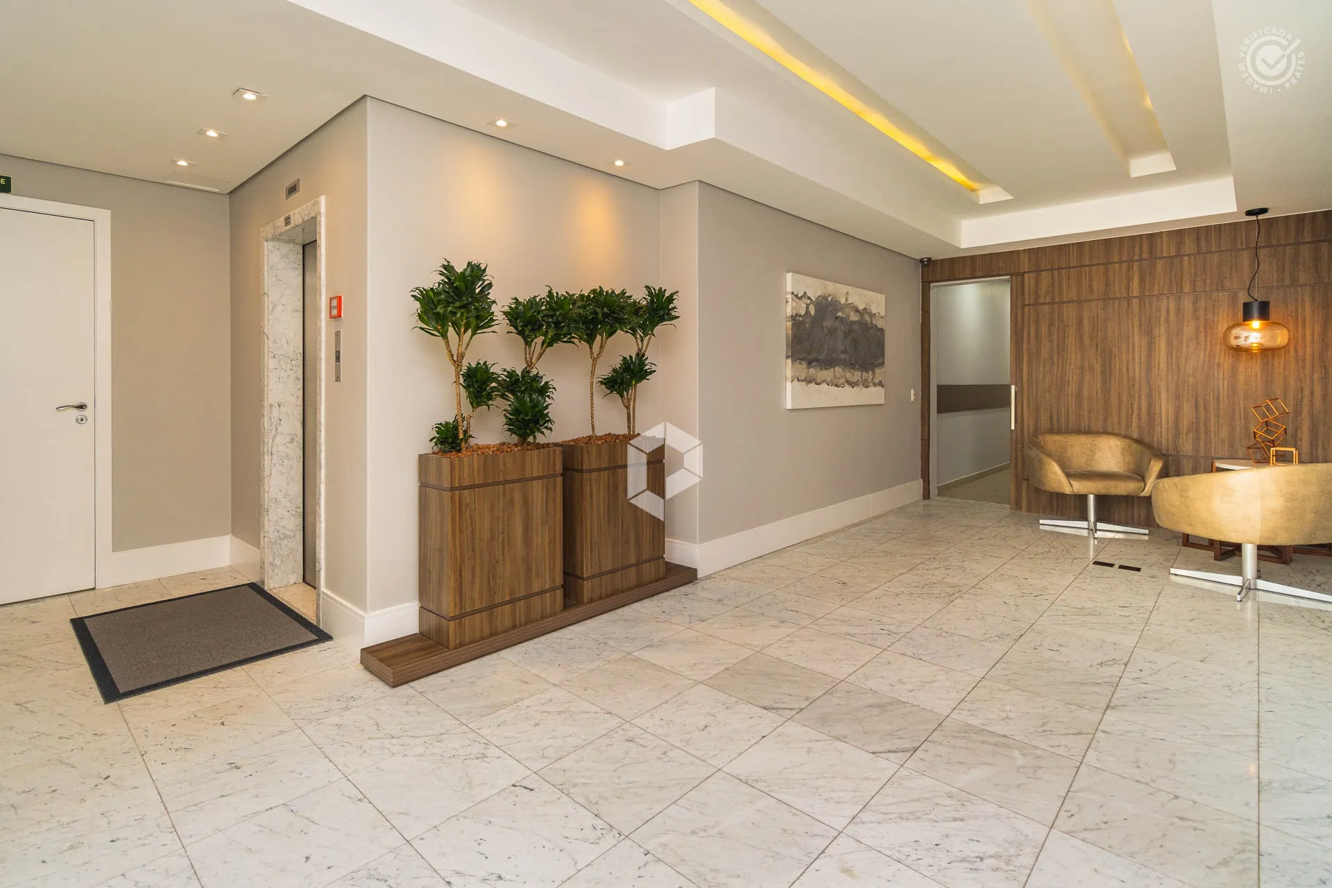 Unfurnished 414 m² apartment with 3 en-suite bedrooms — photo 27