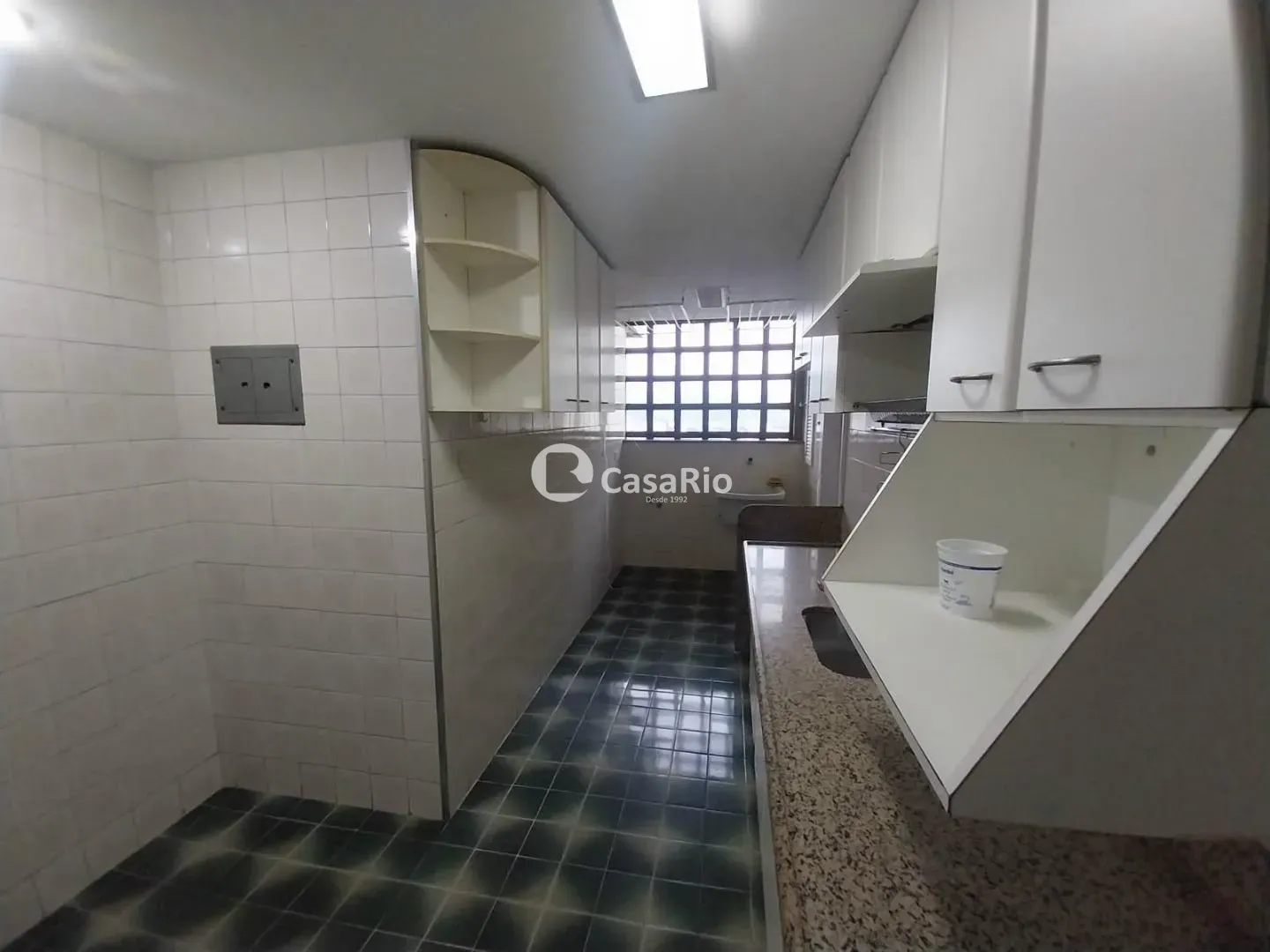 2-bedroom apartment with wood or laminate floors — photo 25