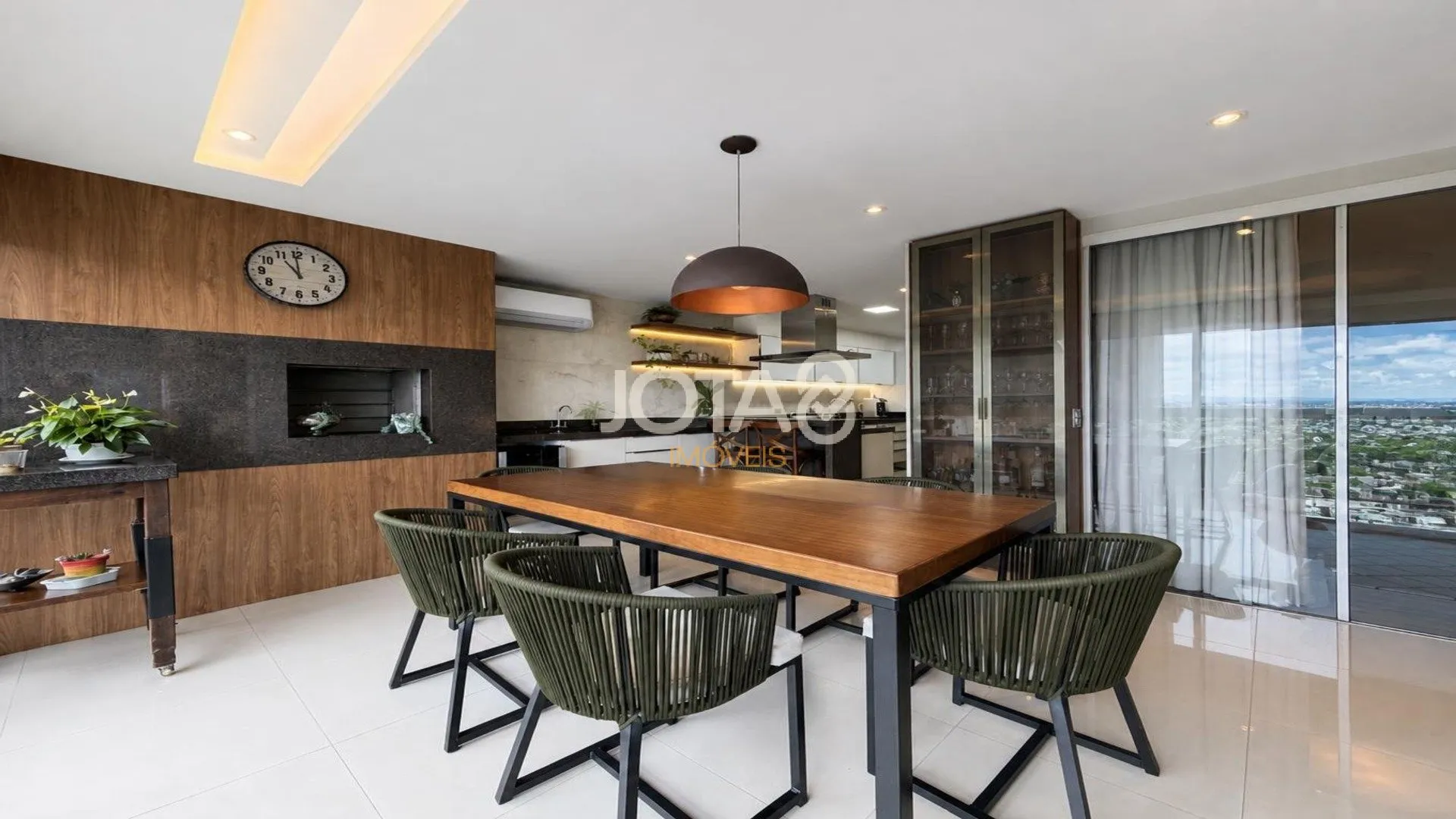 Furnished apartment, 267 m², with floor-to-ceiling windows — photo 2