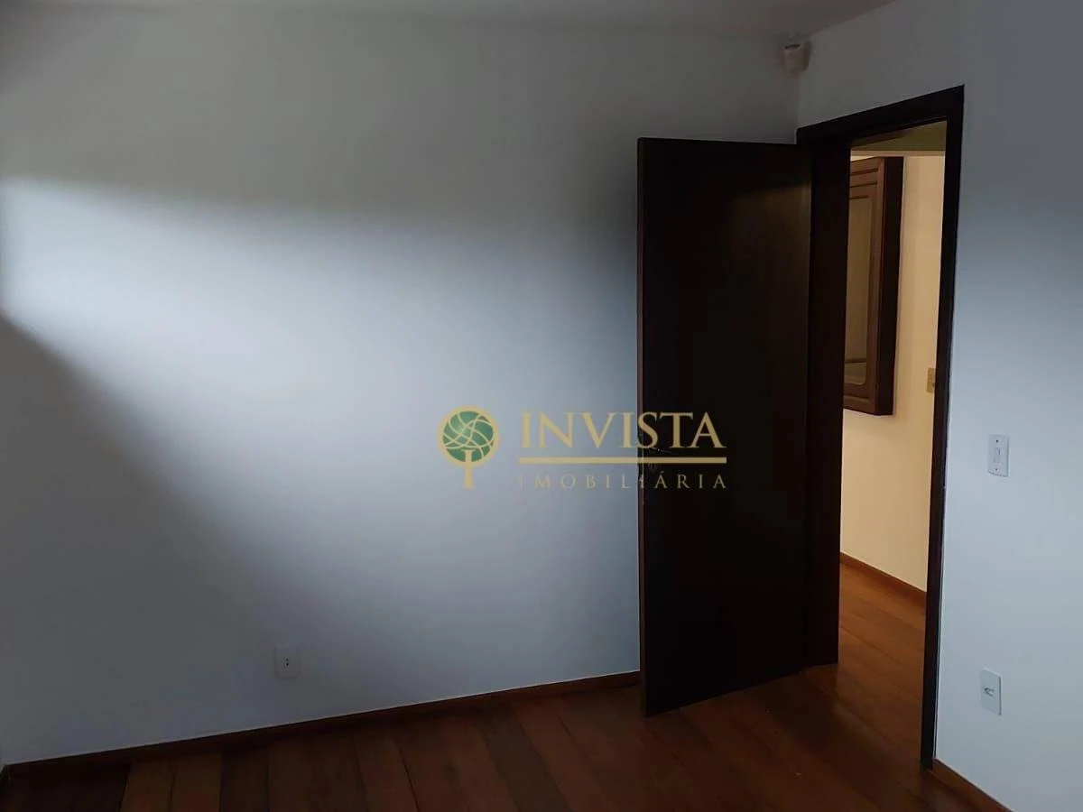 Балкон з грилем та 3 спальні: будинок 735 м² — photo 17