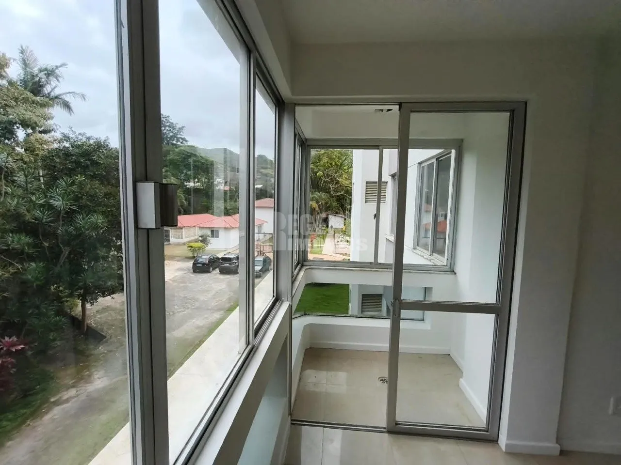 2-bedroom apartment with a private BBQ in Florianópolis — photo 10