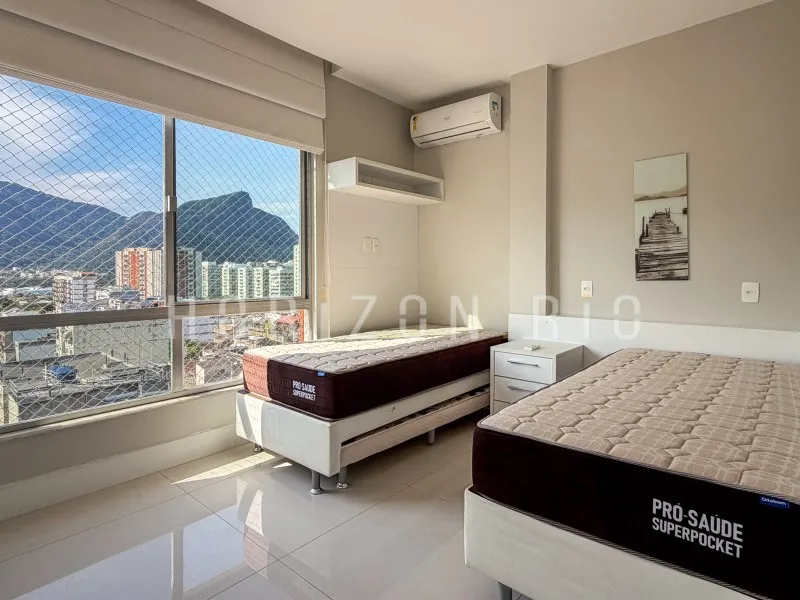 3-bedroom apartment with a mountain view — photo 5