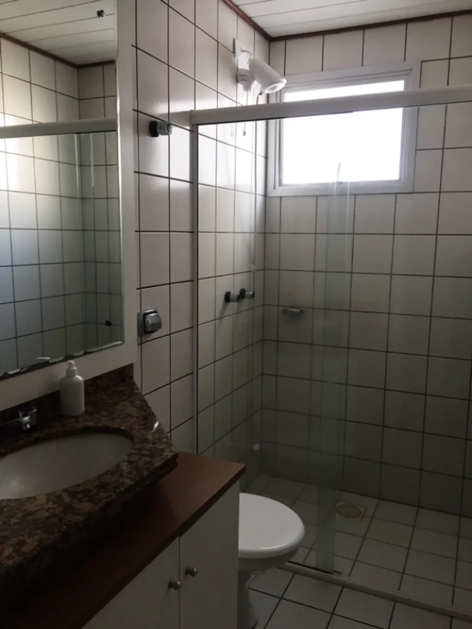 Apartamento com 3 quartos e cozinha fechada com fogão a gás — photo 10