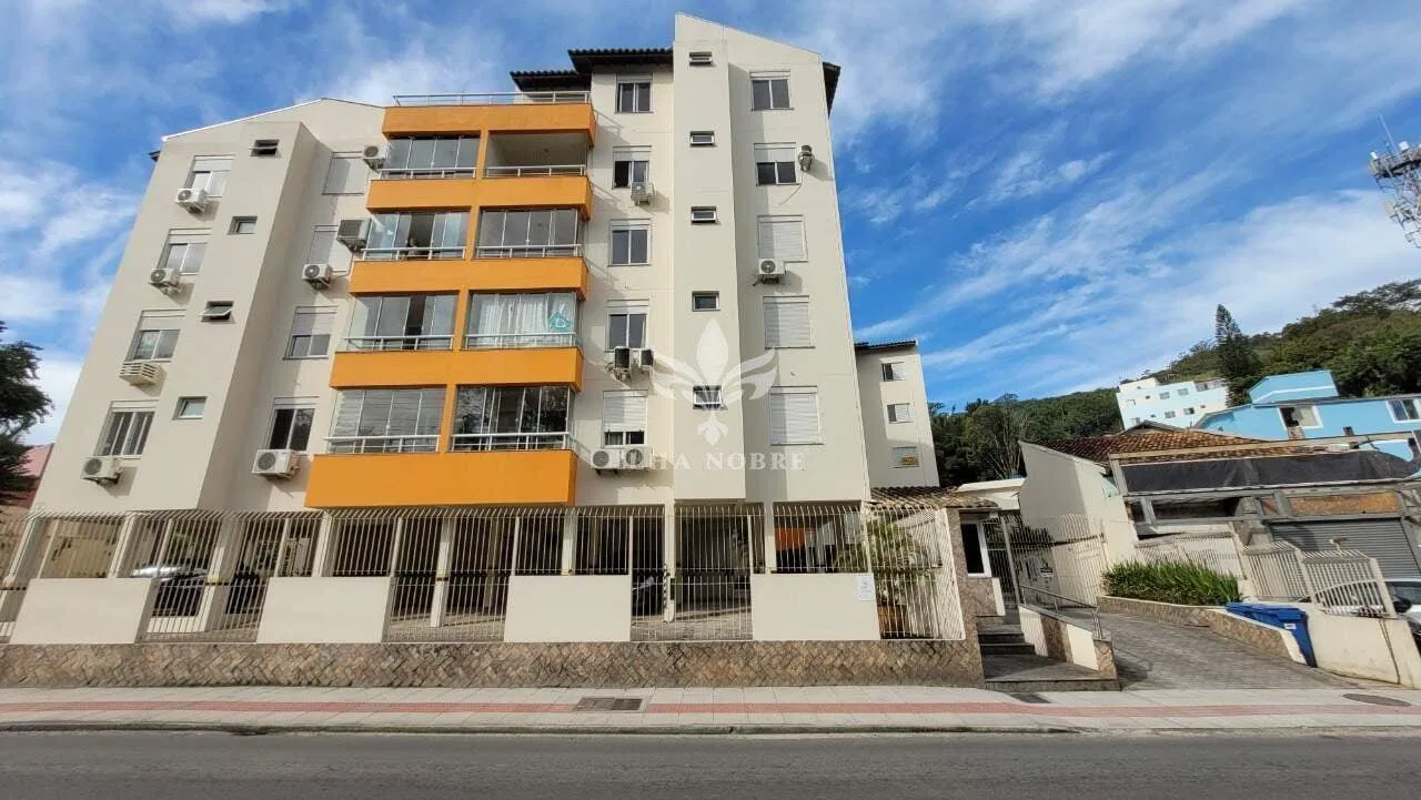 3-bedroom apartment with private BBQ area — photo 3