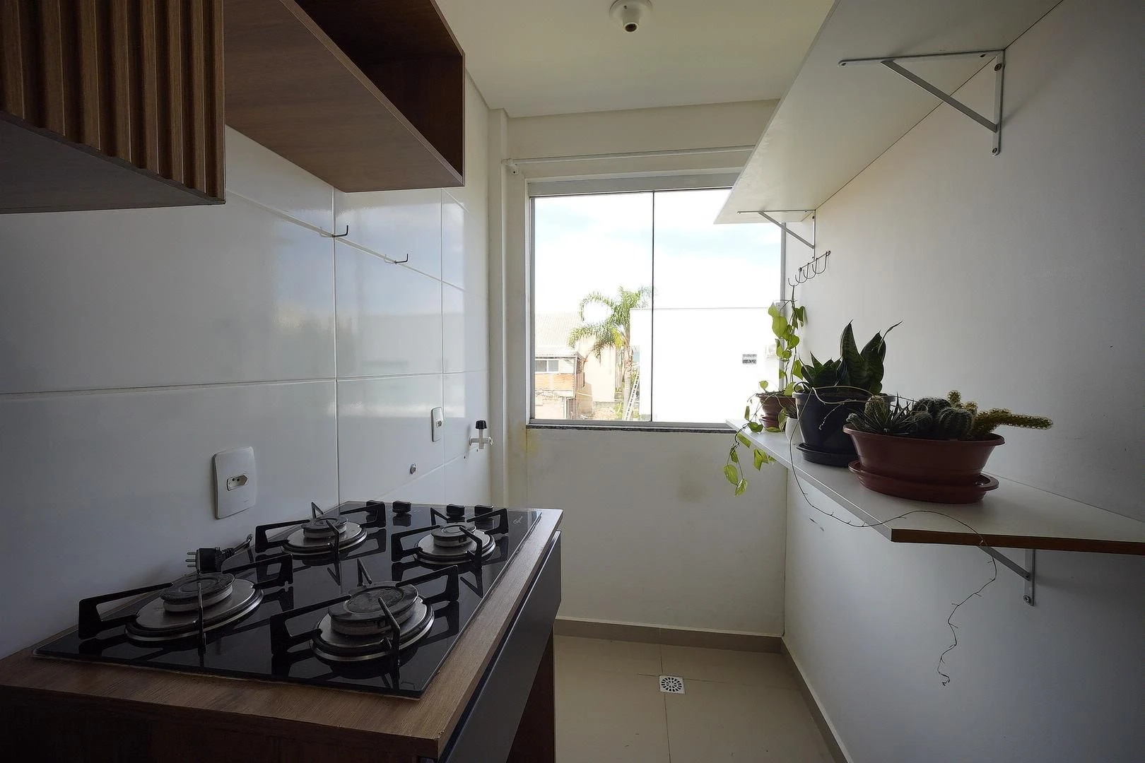 Квартира 65 м² с грилем на балконе и застеклённым балконом — photo 16