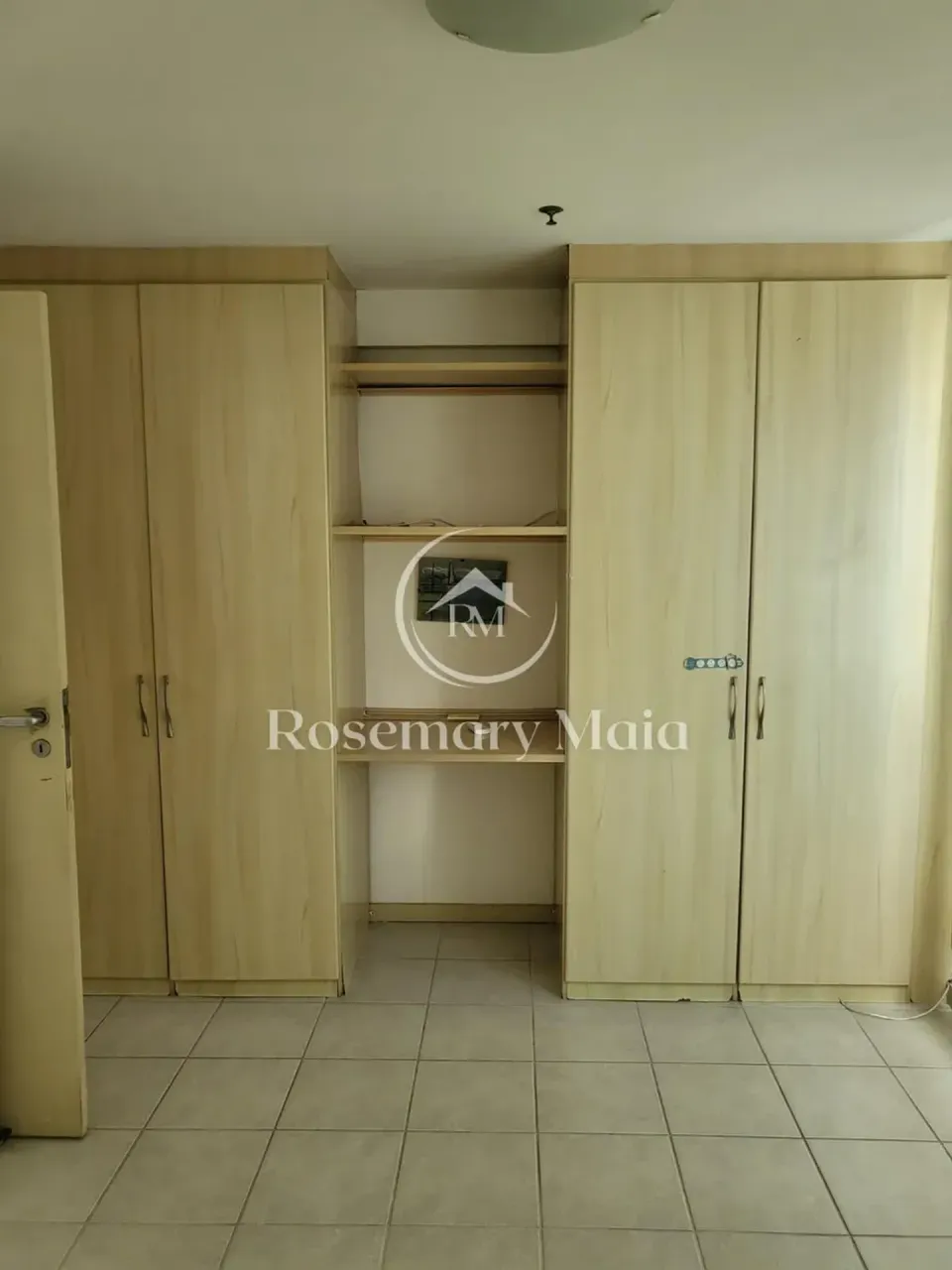 Furnished 1-bedroom apartment with open-plan kitchen — photo 6