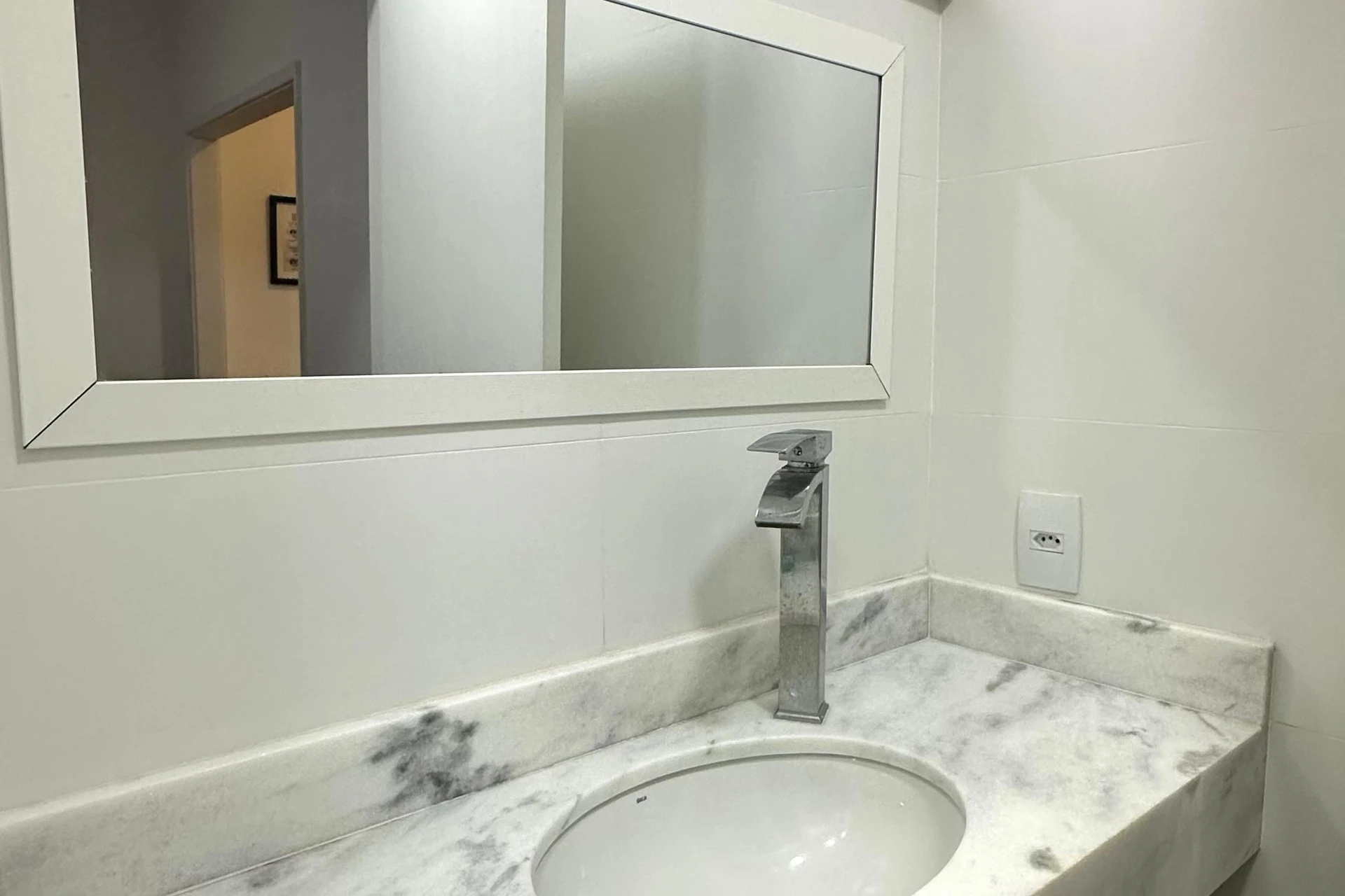 Apartamento mobiliado com 1 quarto, varanda e 2 banheiros — photo 9