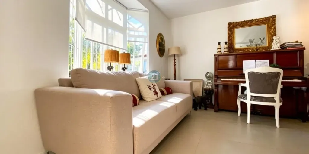 Casa de 5 dormitorios, 5 baños y piscina común — photo 2