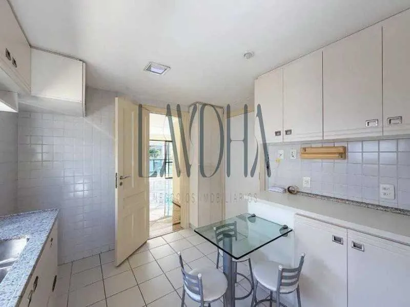 Apartment with 3 bedrooms and 3 bathrooms — photo 5