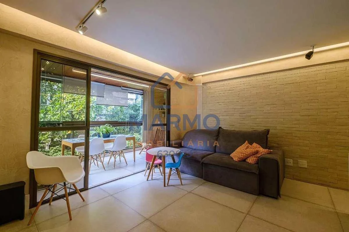 Furnished 2-bedroom apartment with an open kitchen — photo 4