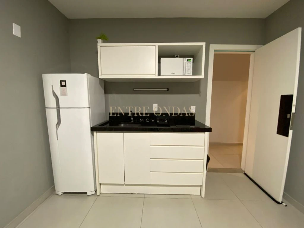 Furnished studio in a building with a gym
