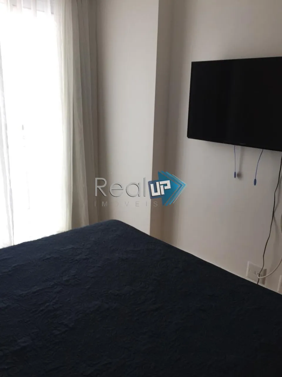 Furnished 2-bedroom apartment with balcony — photo 15
