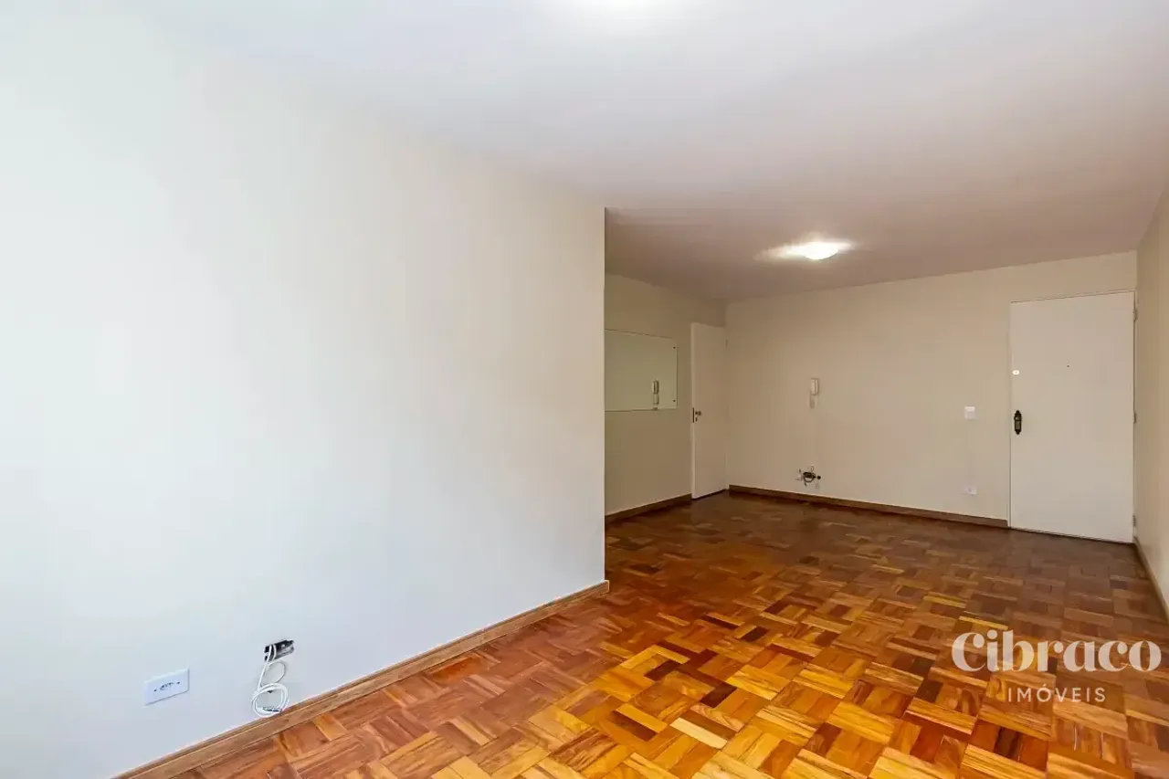 Apartamento de aluguel com 2 quartos e piso de madeira — photo 10