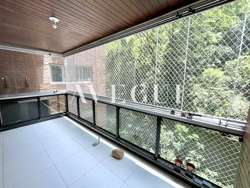 Residential apartment with 4 bedrooms and 4 bathrooms — photo 20