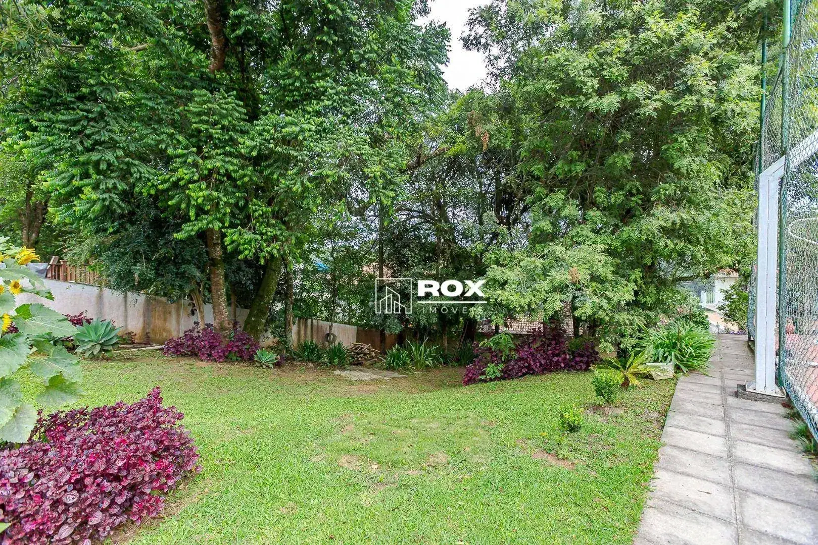Unfurnished 598 m² house with 6 parking spaces — photo 50