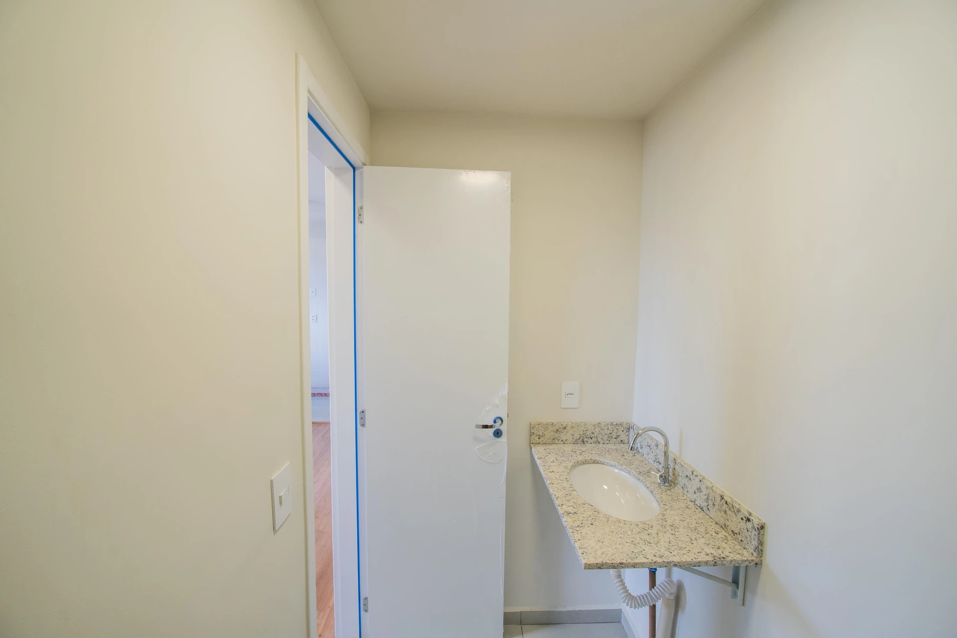 2-bedroom apartment in a building with a sauna — photo 63