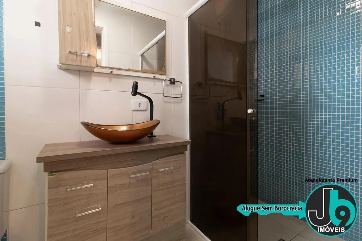 212 m² house with a home office and a glass-enclosed balcony — photo 19