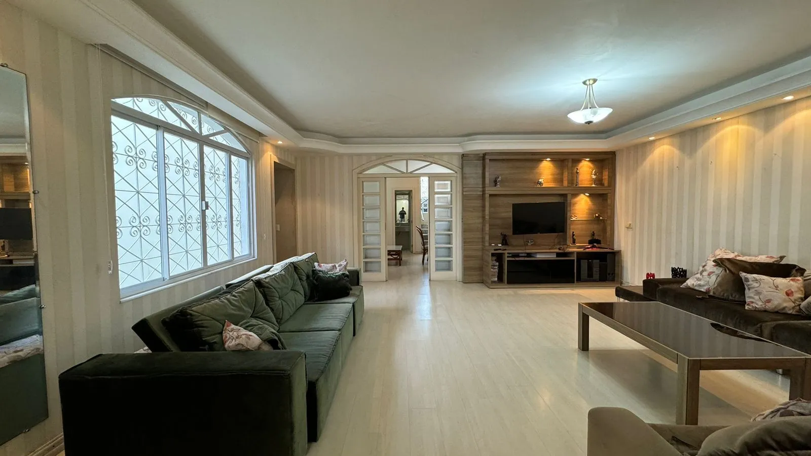 Furnished 546 m² house with 4 bedrooms and private pool