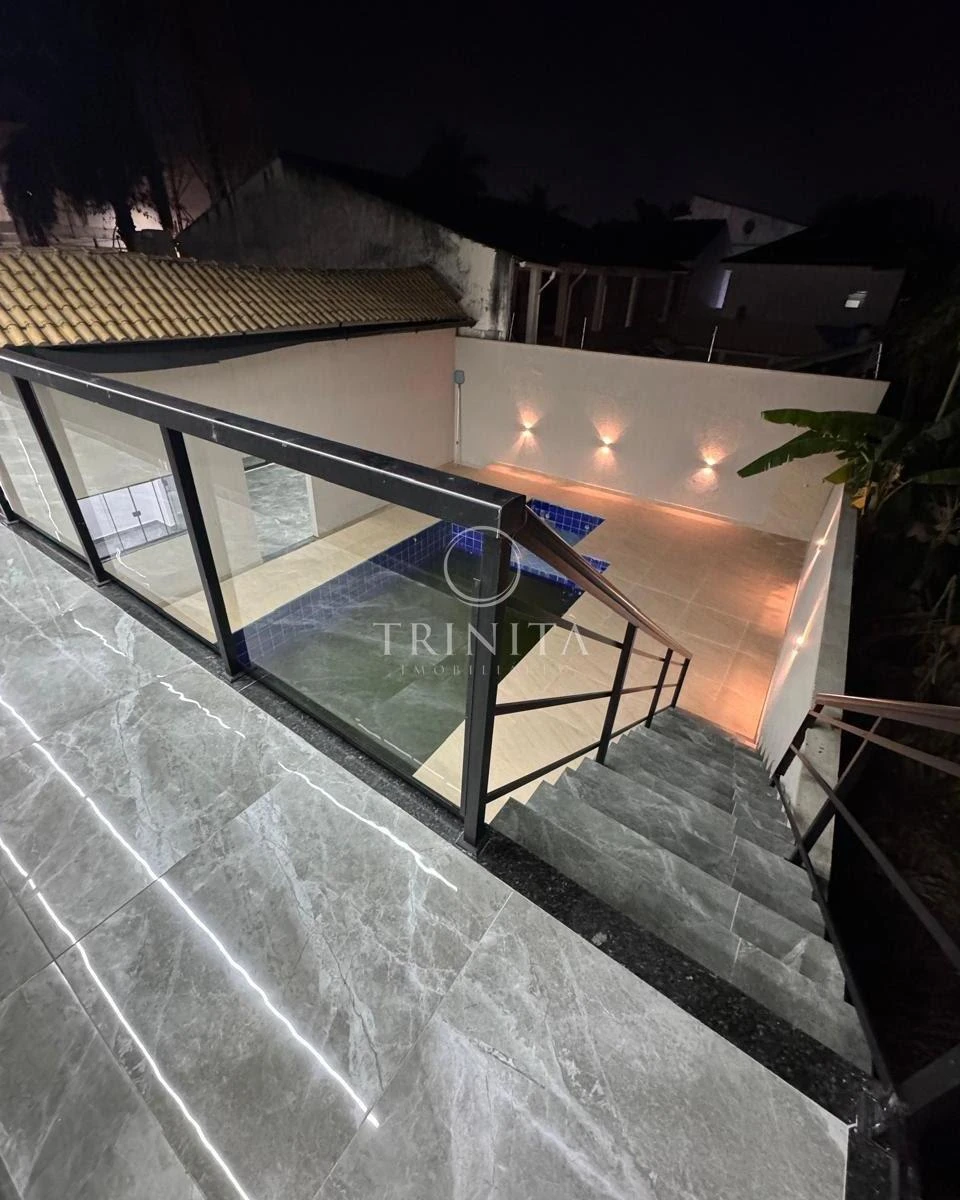 6-bedroom house, 3 with their own bathrooms, 350 m² — photo 12