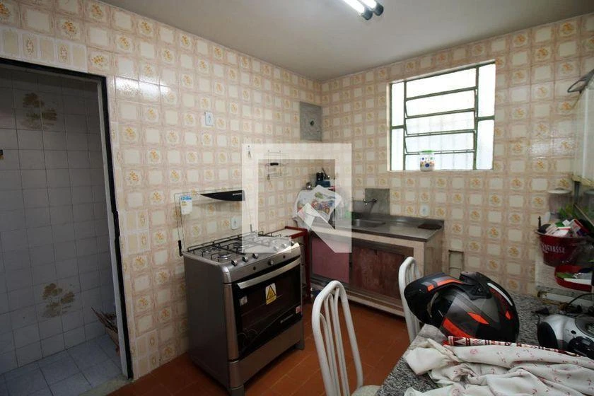 House with 4 bedrooms and 297 m², no parking — photo 30