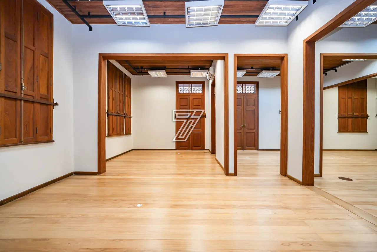 Unfurnished house with 5 bedrooms and 5 bathrooms — photo 18