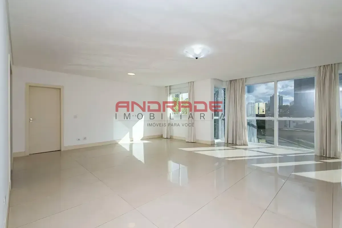 Apartment with 3 bedrooms and glass balcony — photo 7
