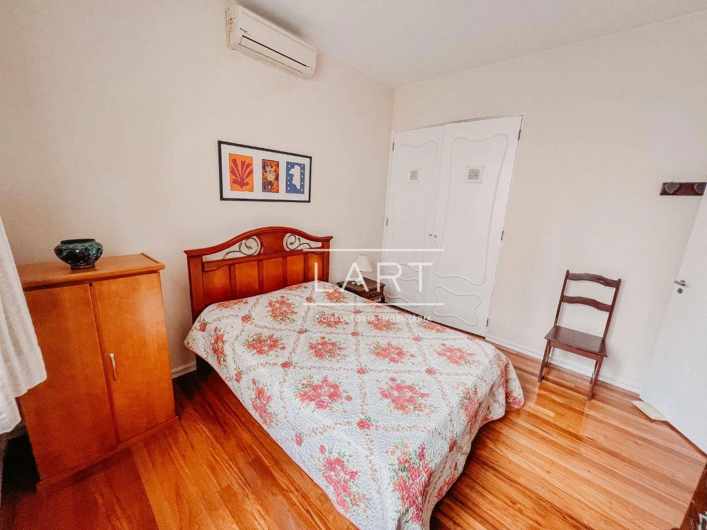 Home office in a 3-bedroom apartment, 160 m² — photo 25
