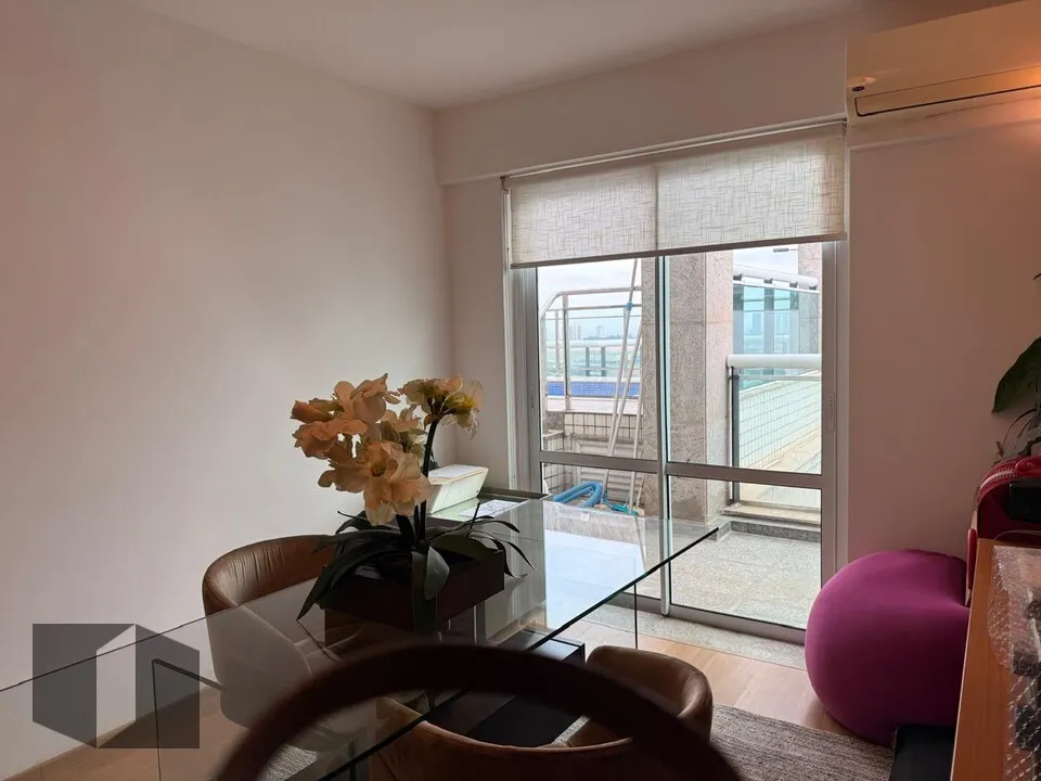 Furnished penthouse with 4 bedrooms and 3 bathrooms — photo 35