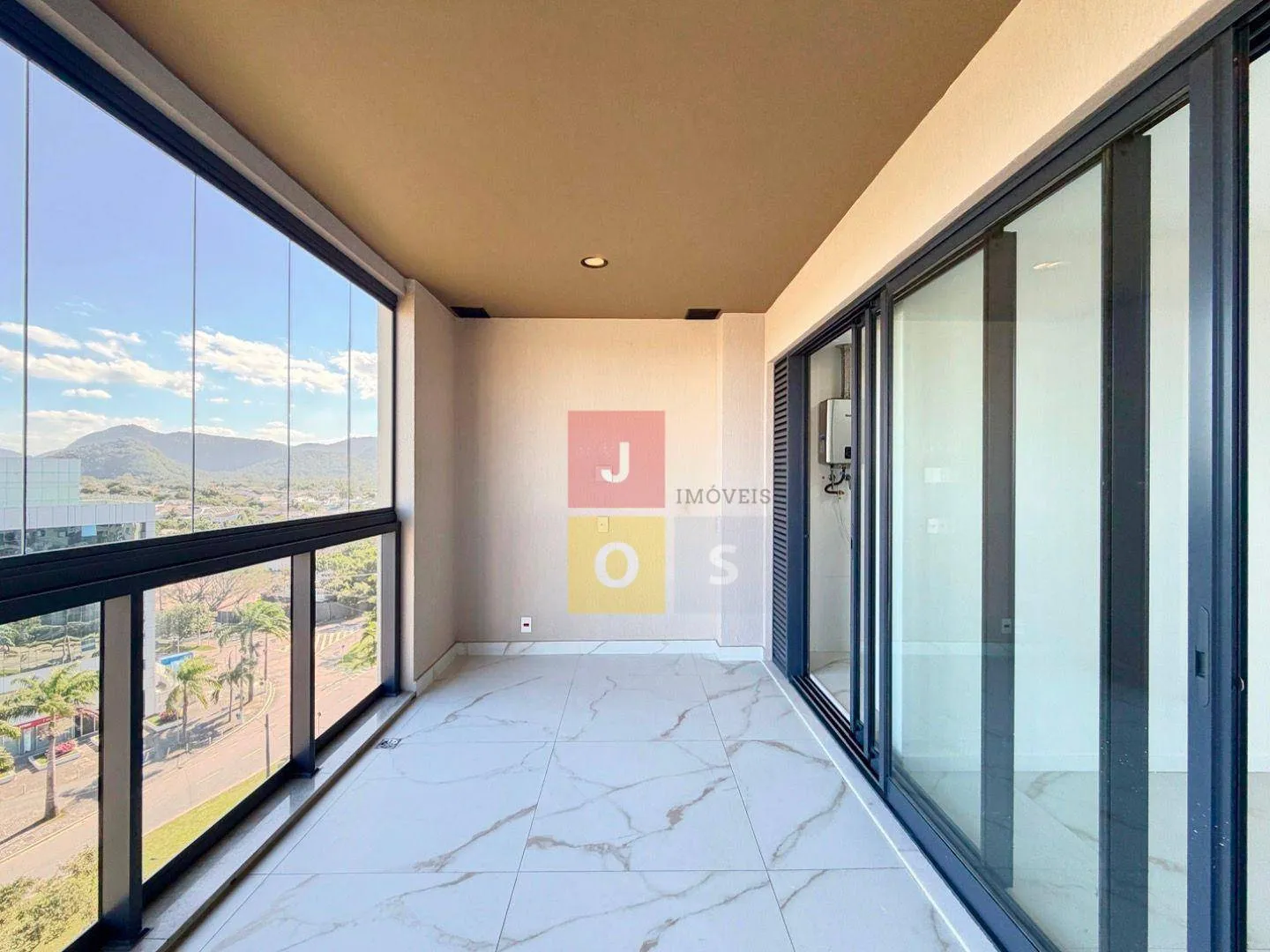 80 m² apartment with 2 bedrooms and a glass balcony — photo 30