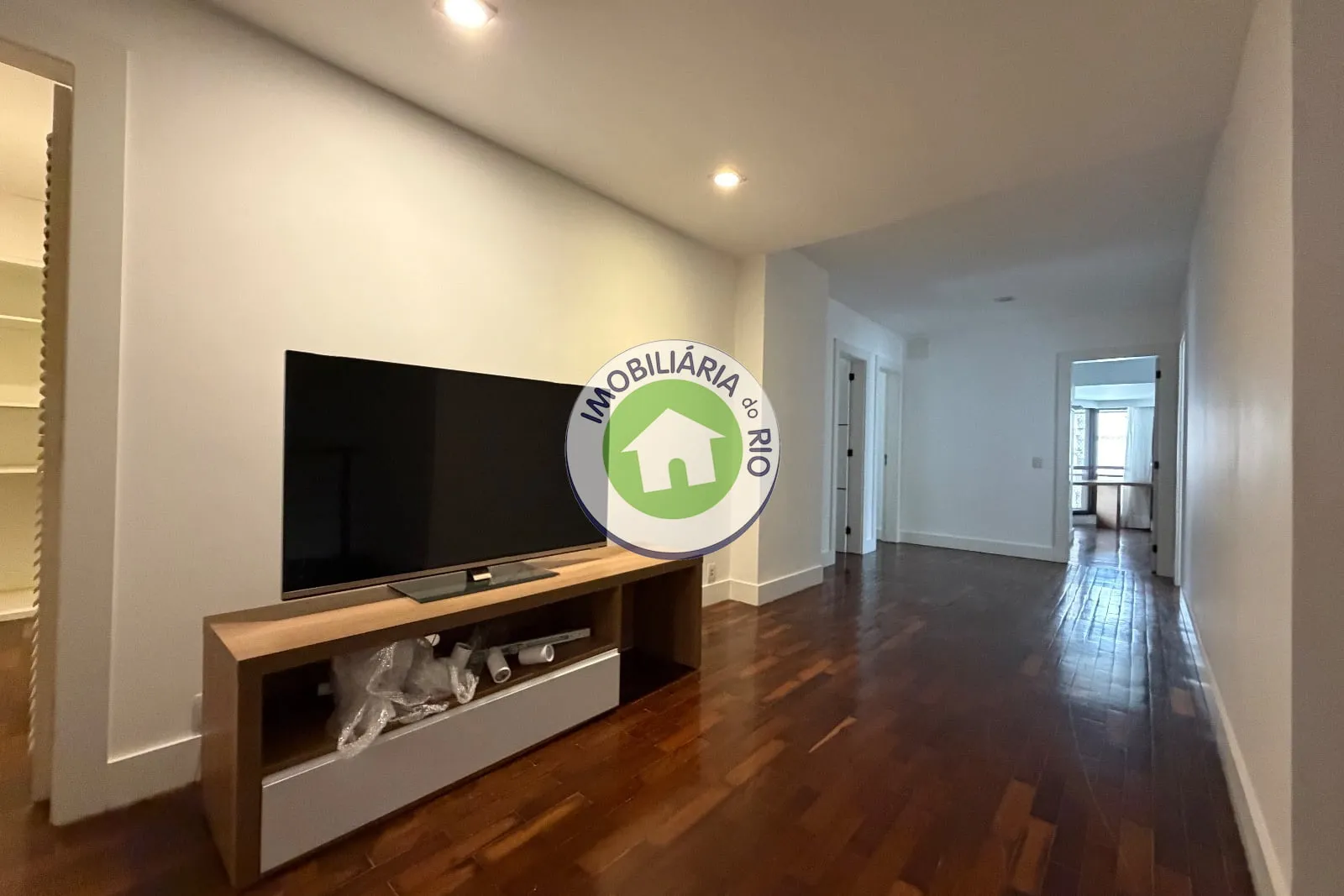 Apartamento sem mobília com 4 quartos e 5 banheiros — photo 27