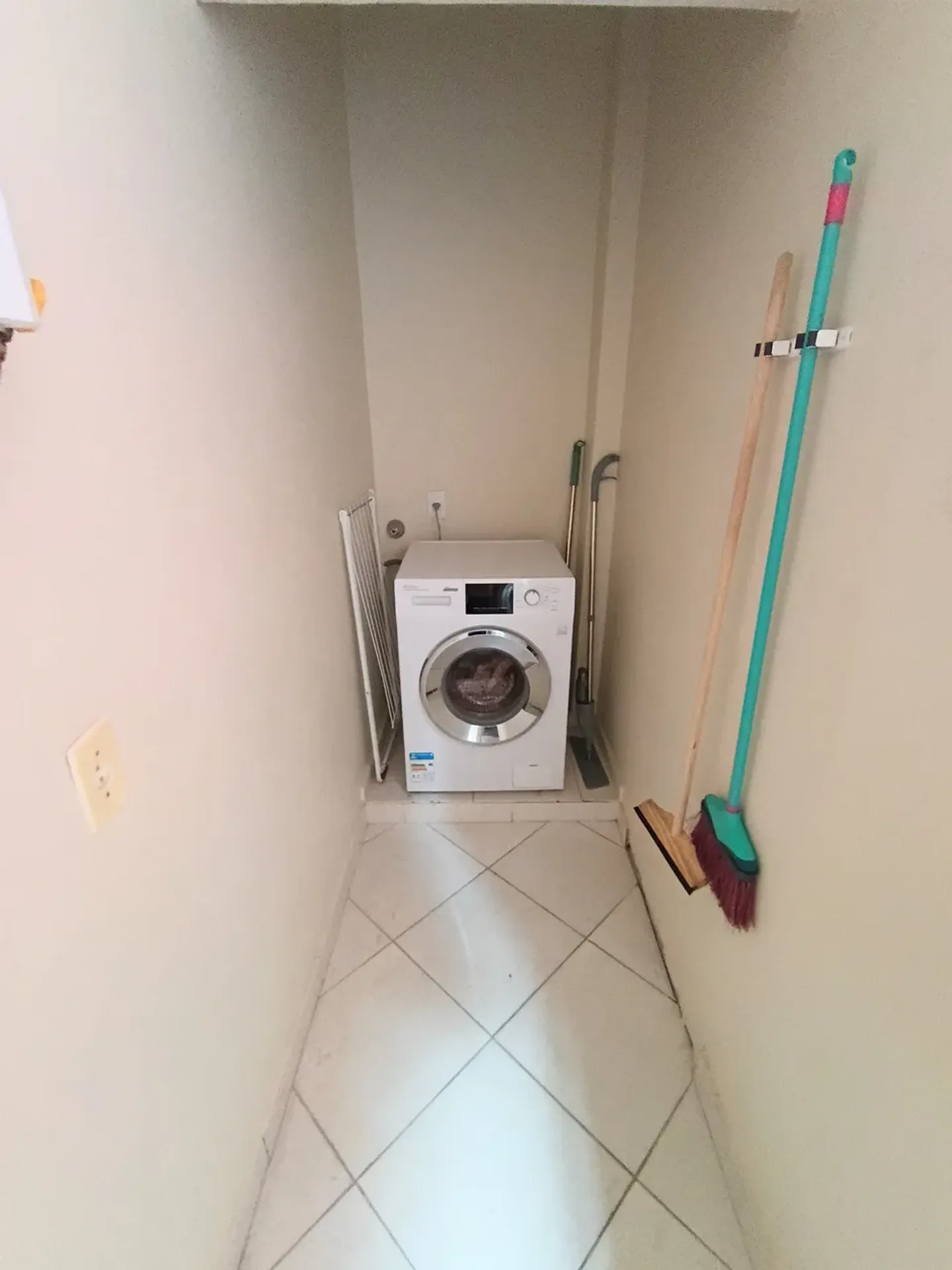 Furnished apartment, 67 m², with a bathtub — photo 24