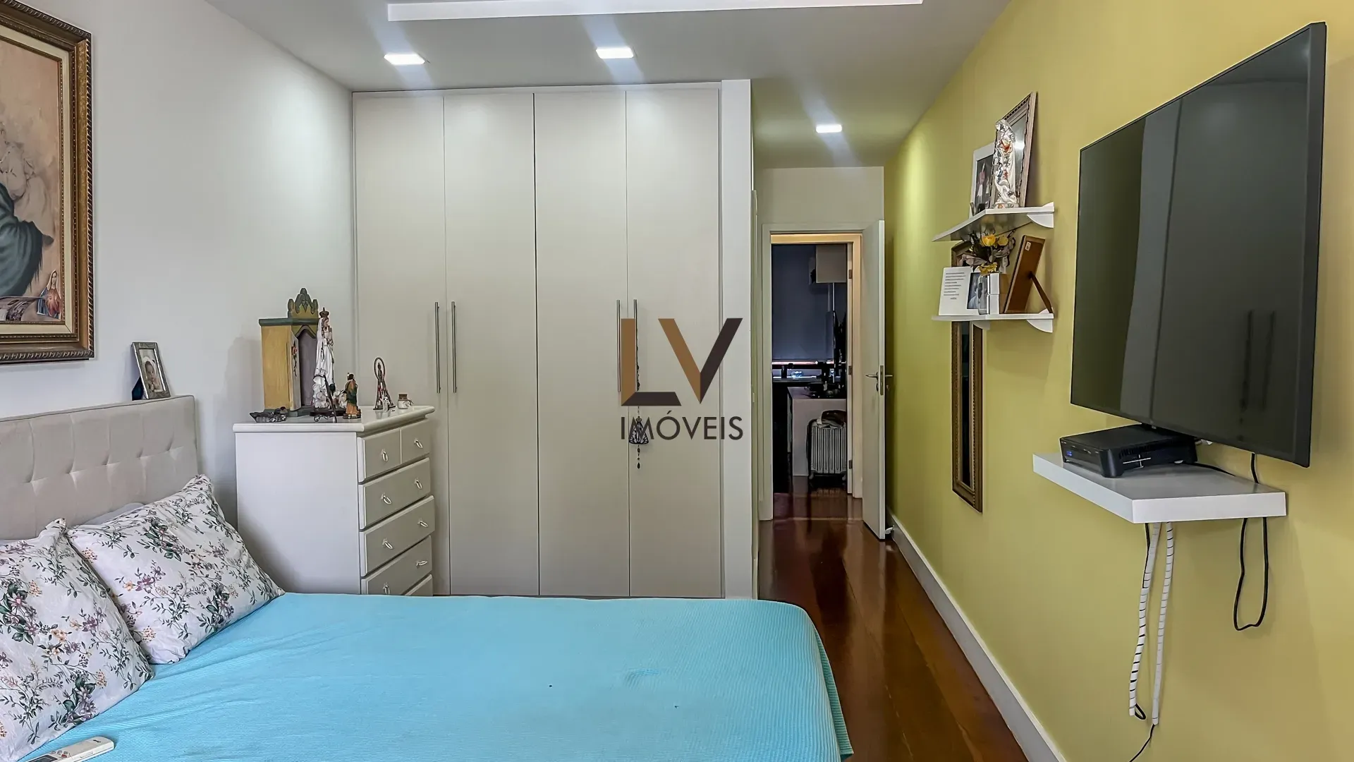 Furnished house with open-plan kitchen, 4 bedrooms and 5 baths — photo 54